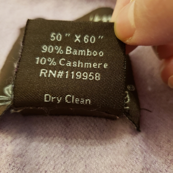 Cashmere & Bamboo Throw Blanket Humanity by Blissliving Home - Picture 4 of 8